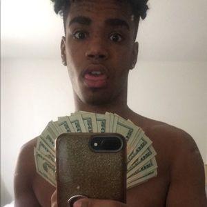 Meet your Posher, Emilio